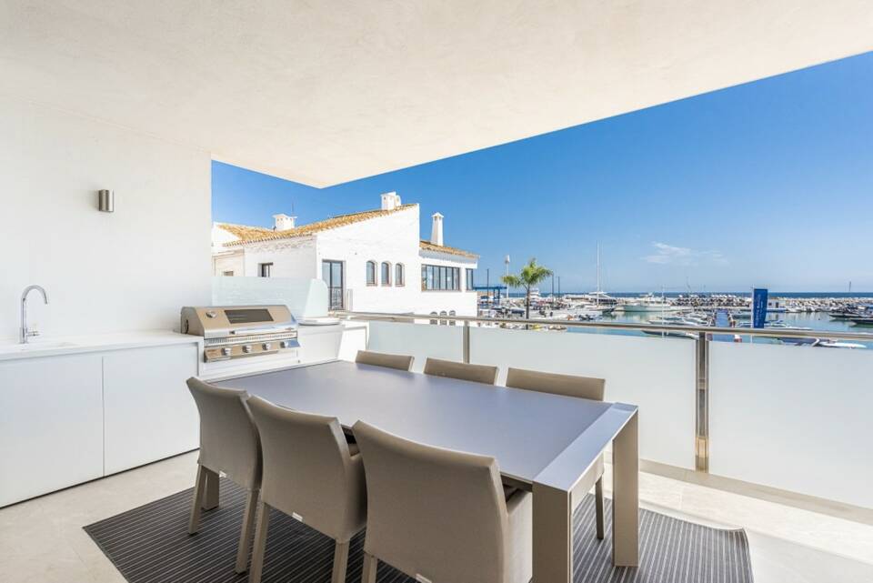 Apartment for sale in Marbella - Puerto Banús 10
