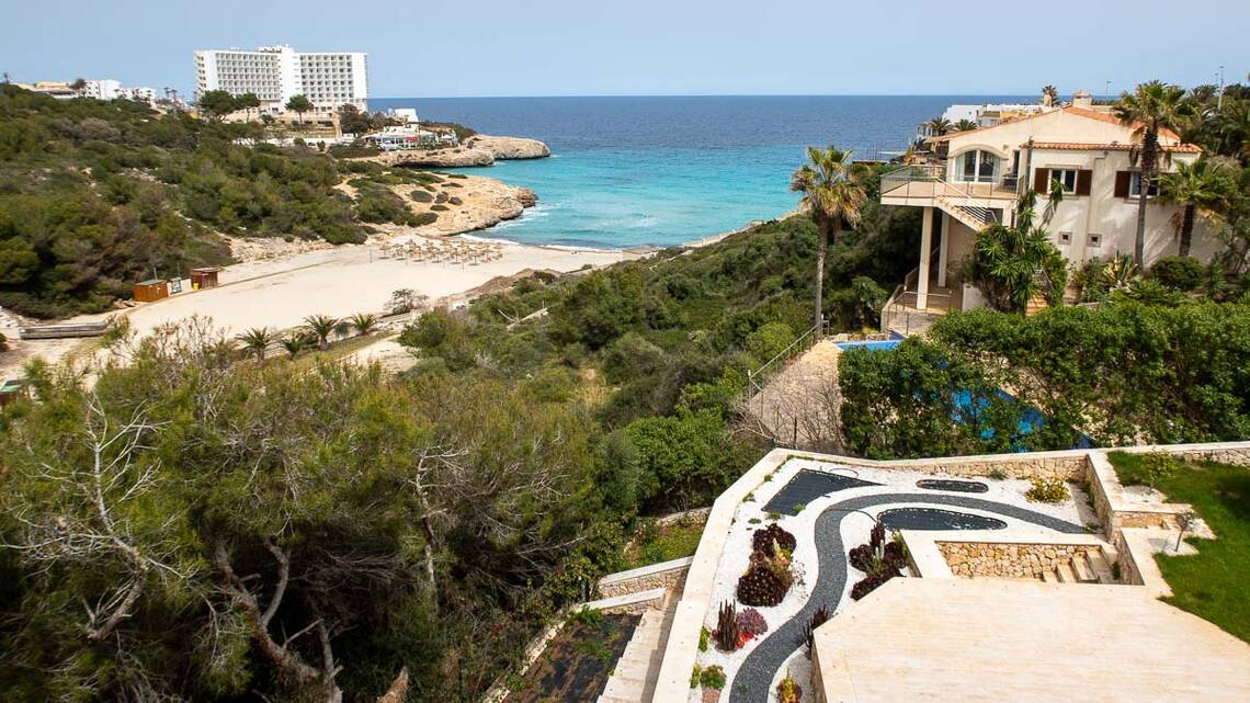 Villa for sale in Mallorca East 28