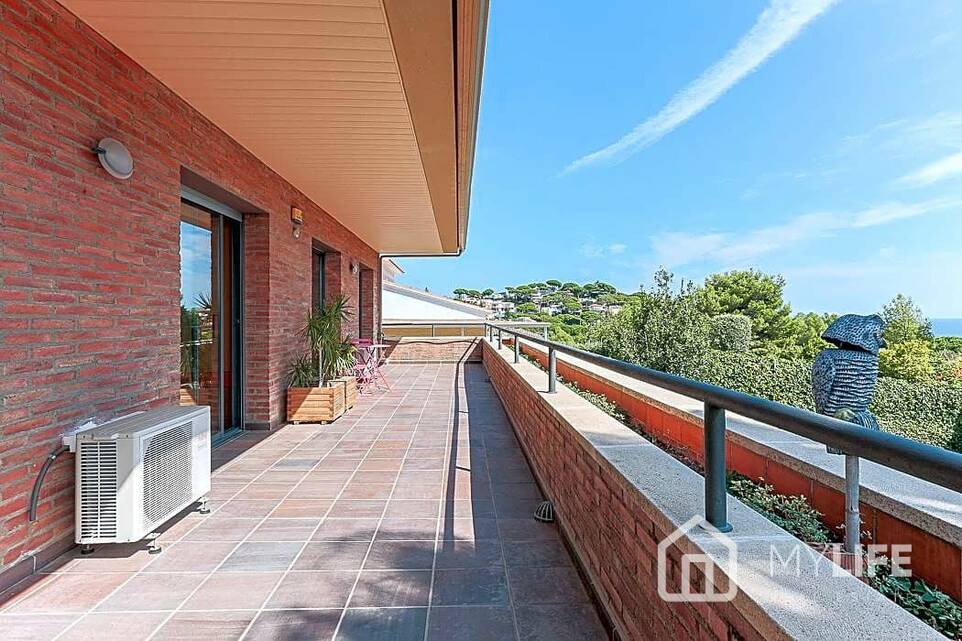 Villa for sale in Maresme 29